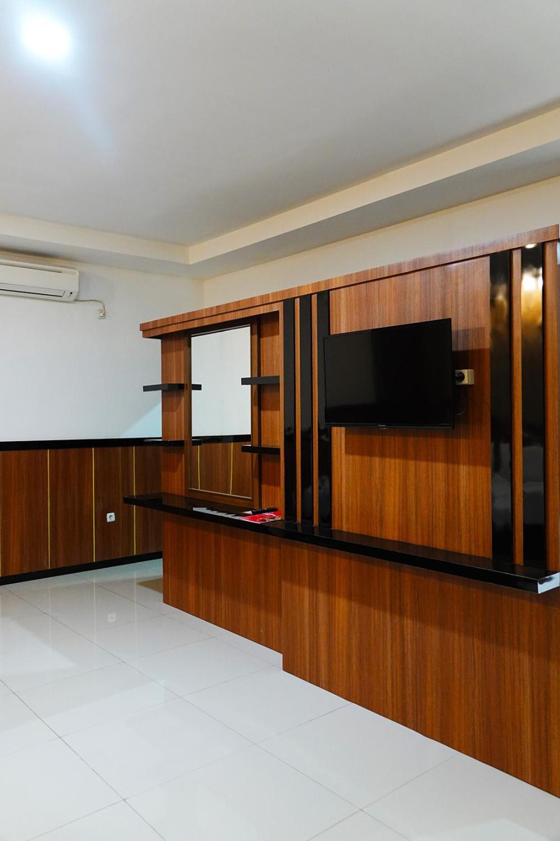 Baratha Hotel & Resto Bondowoso Екстериор снимка