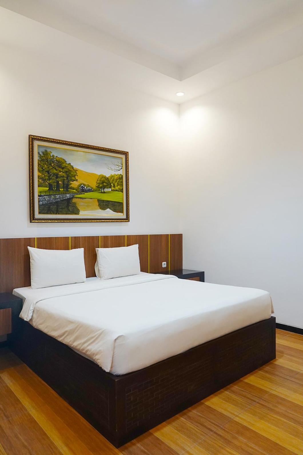 Baratha Hotel & Resto Bondowoso Екстериор снимка