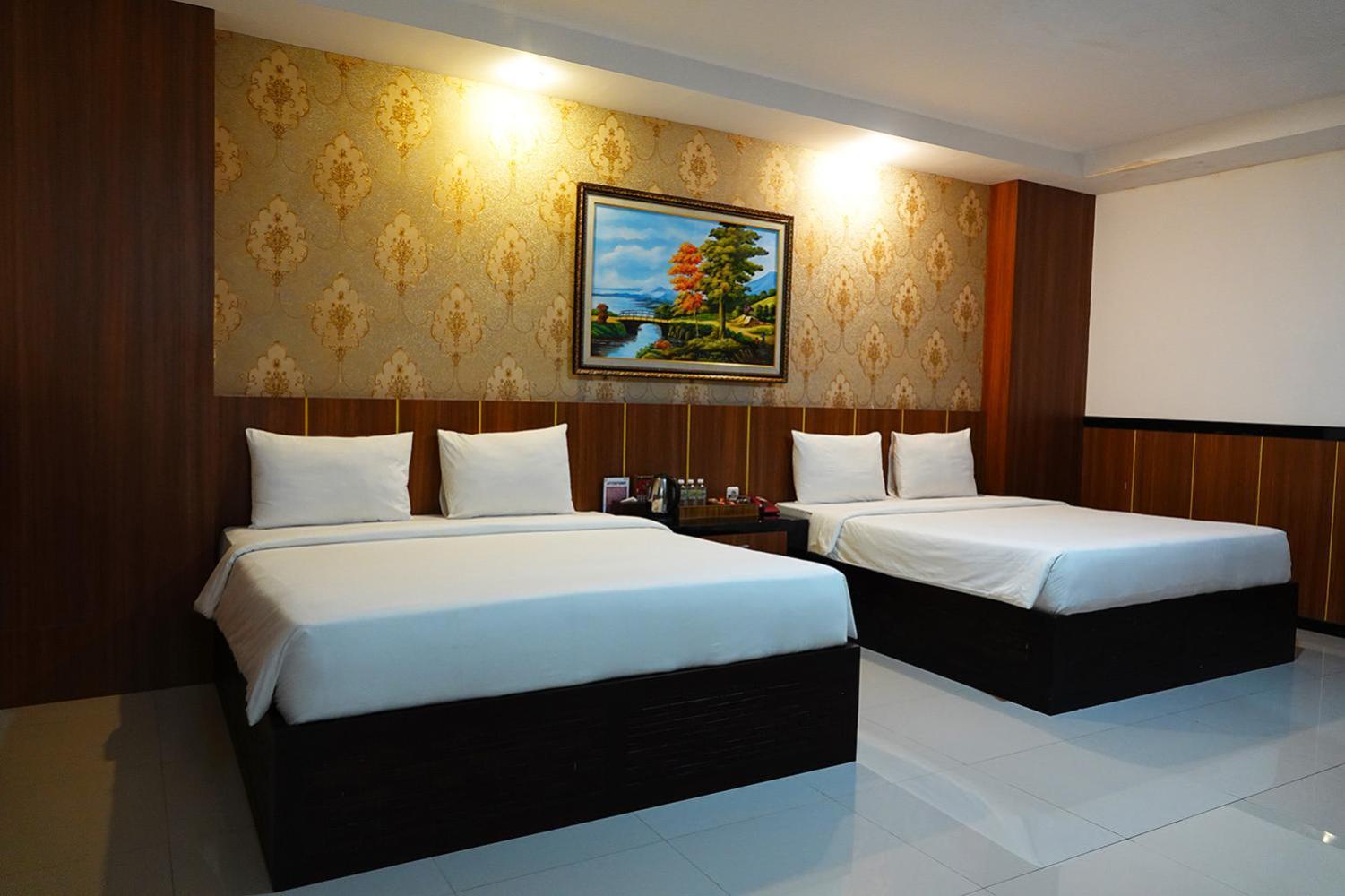 Baratha Hotel & Resto Bondowoso Екстериор снимка