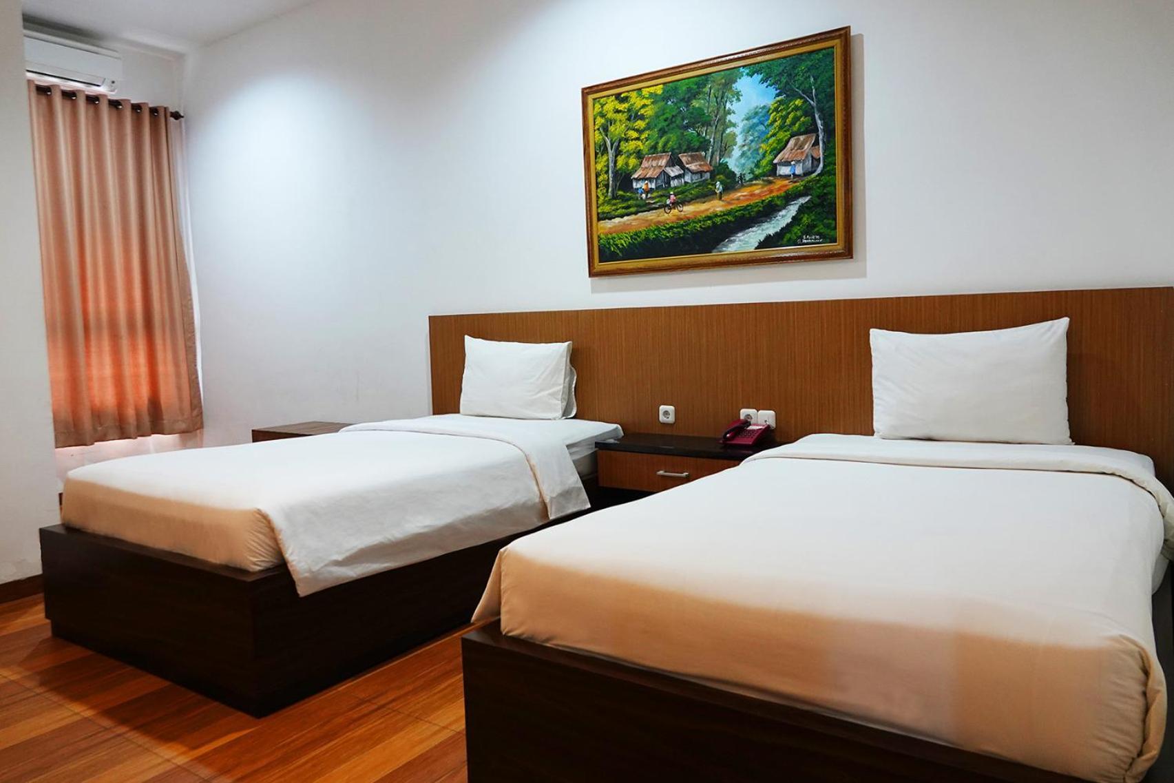Baratha Hotel & Resto Bondowoso Екстериор снимка