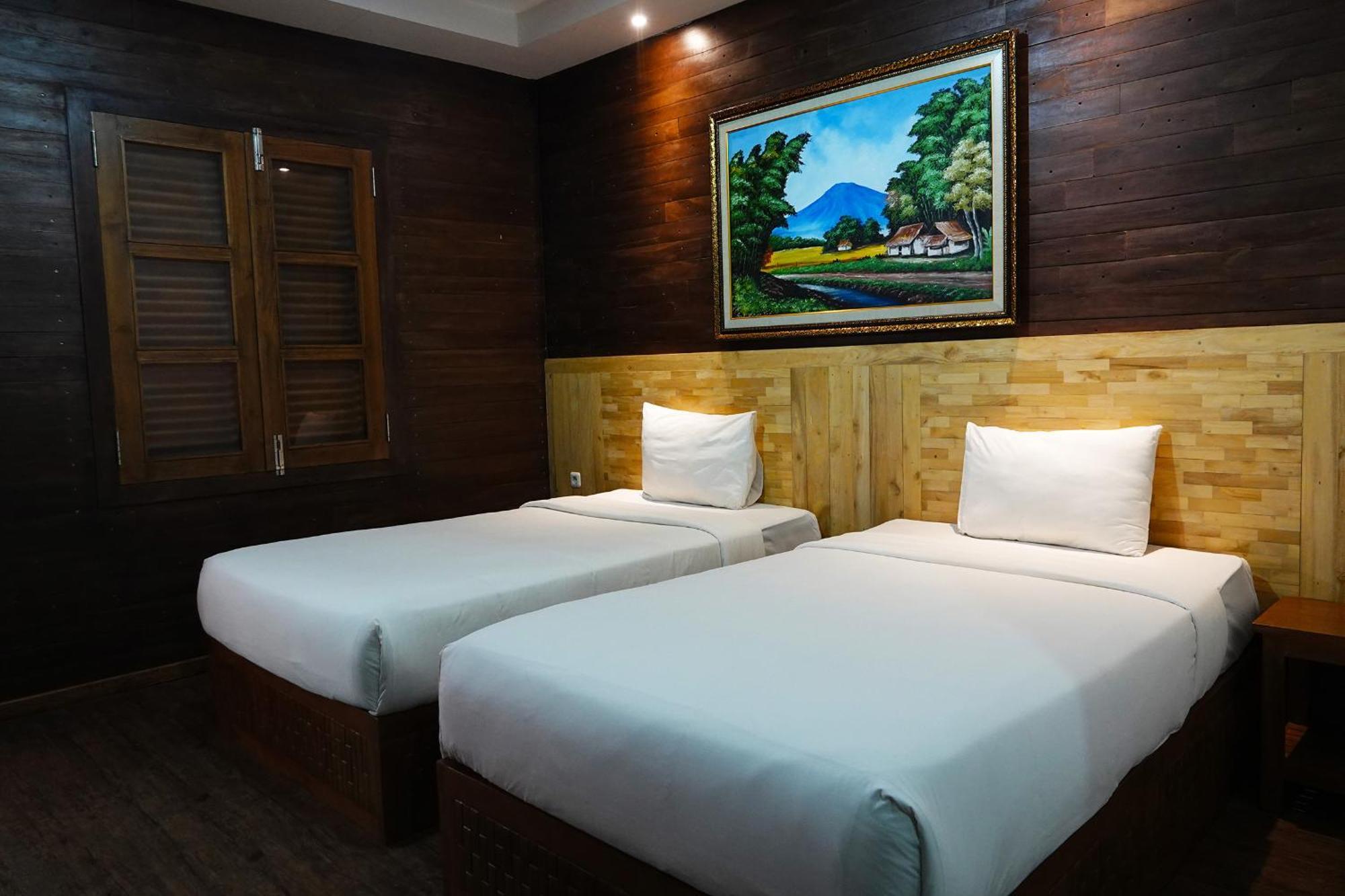 Baratha Hotel & Resto Bondowoso Екстериор снимка