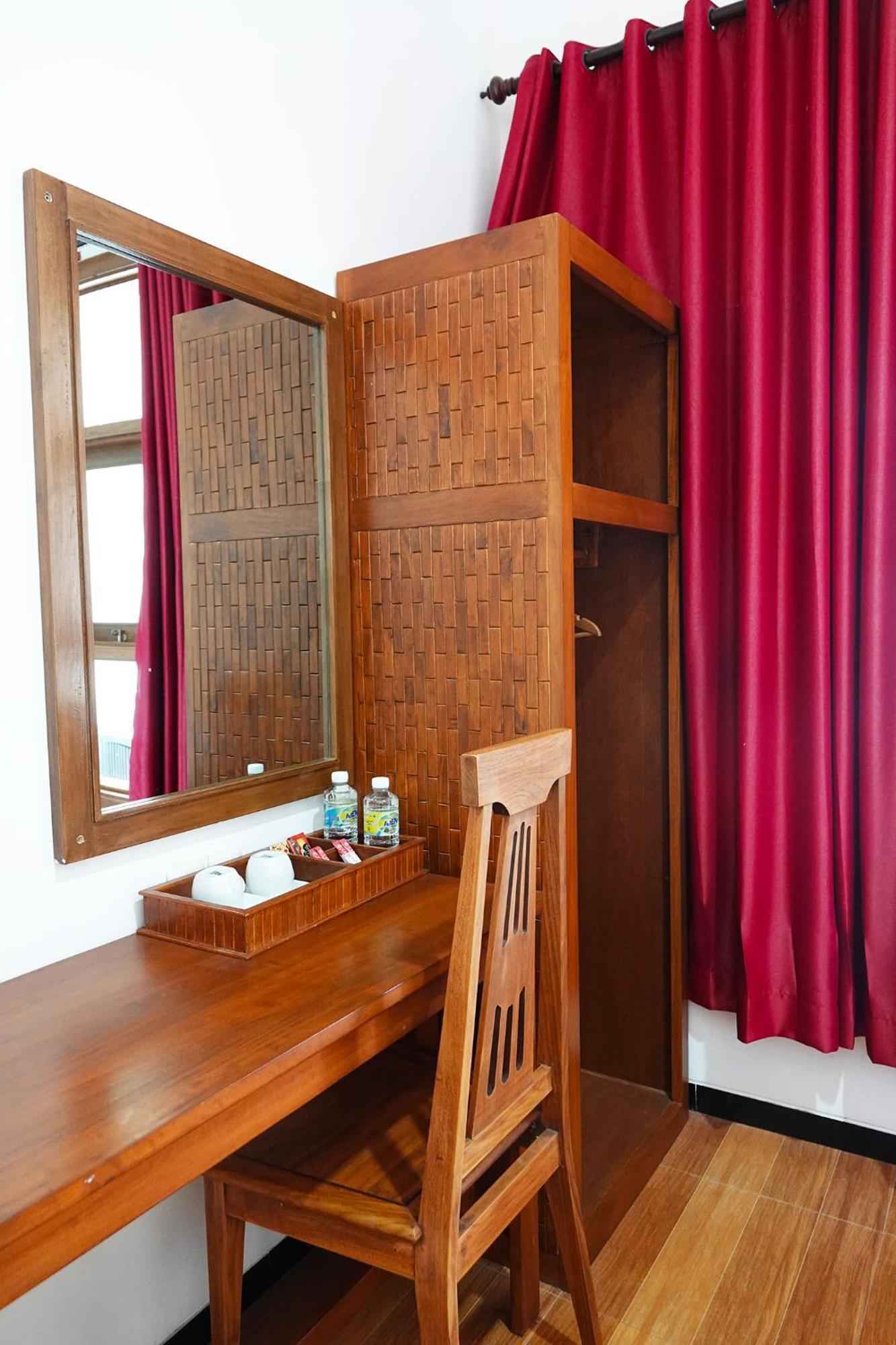 Baratha Hotel & Resto Bondowoso Екстериор снимка