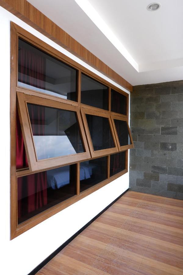 Baratha Hotel & Resto Bondowoso Екстериор снимка