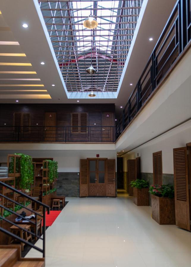 Baratha Hotel & Resto Bondowoso Екстериор снимка