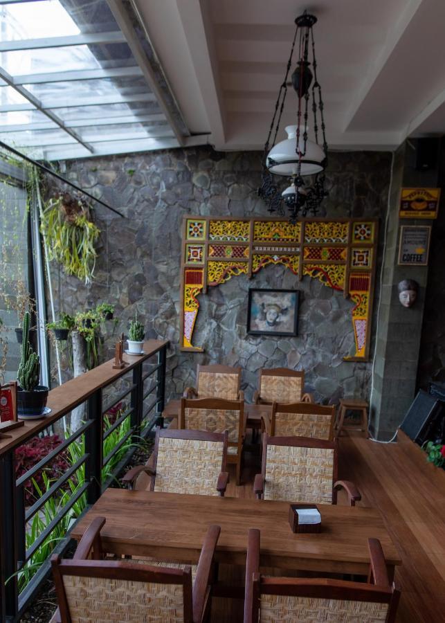 Baratha Hotel & Resto Bondowoso Екстериор снимка