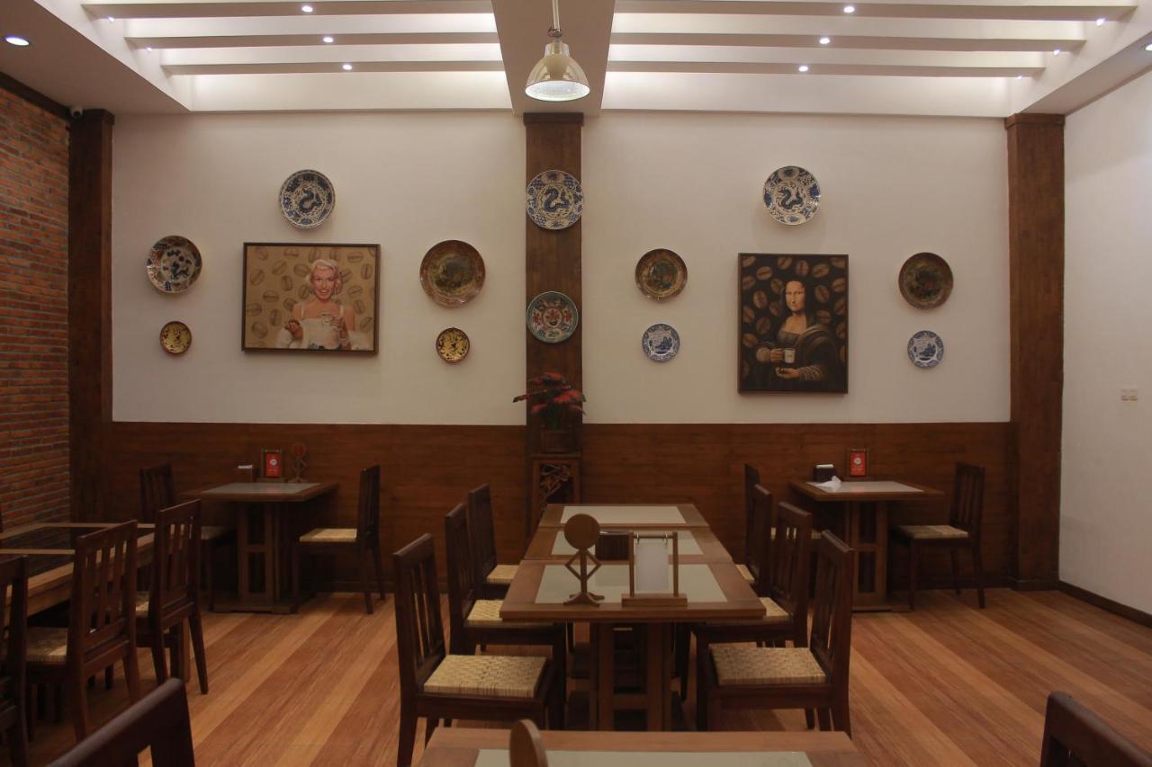 Baratha Hotel & Resto Bondowoso Екстериор снимка