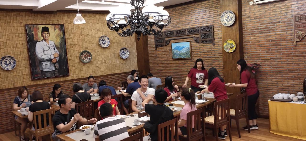 Baratha Hotel & Resto Bondowoso Екстериор снимка